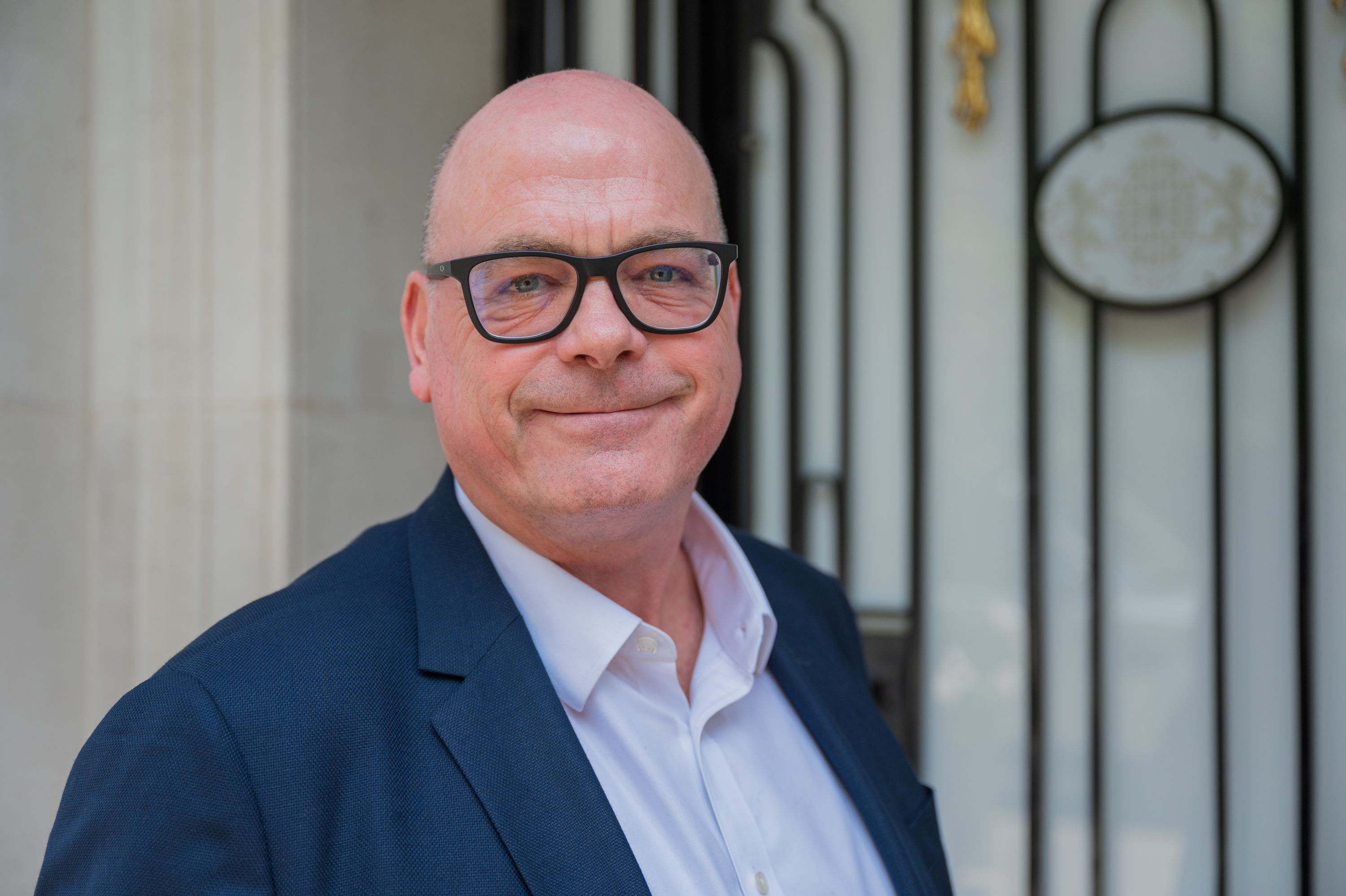 Simon Gibbons